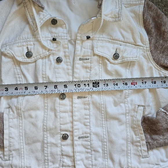 White and Gray Two-Tone Jean Jacket - Picture 6 of 6